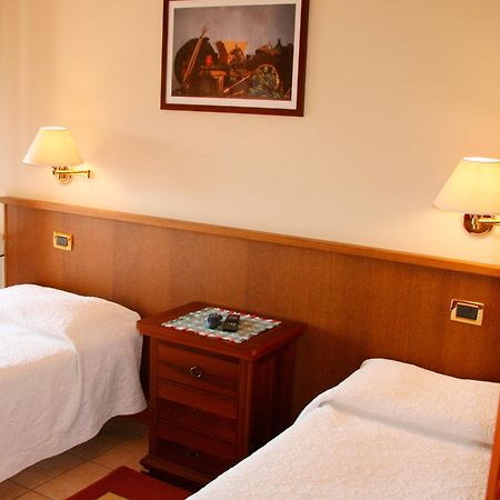 Gelindo Dei Magredi Hotel Vivaro Ruang foto