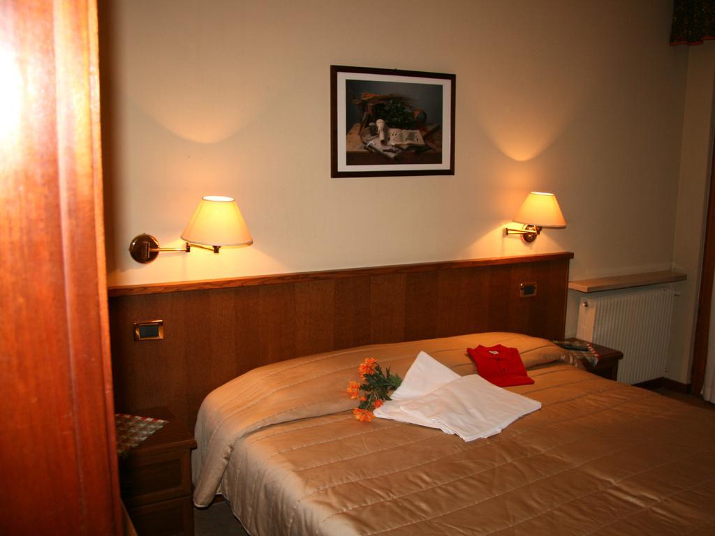 Gelindo Dei Magredi Hotel Vivaro Ruang foto